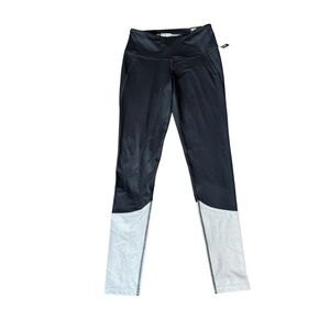 Victoria Sport Knockout Tight Women’s sz Small Black Shimmer Leggings NWT